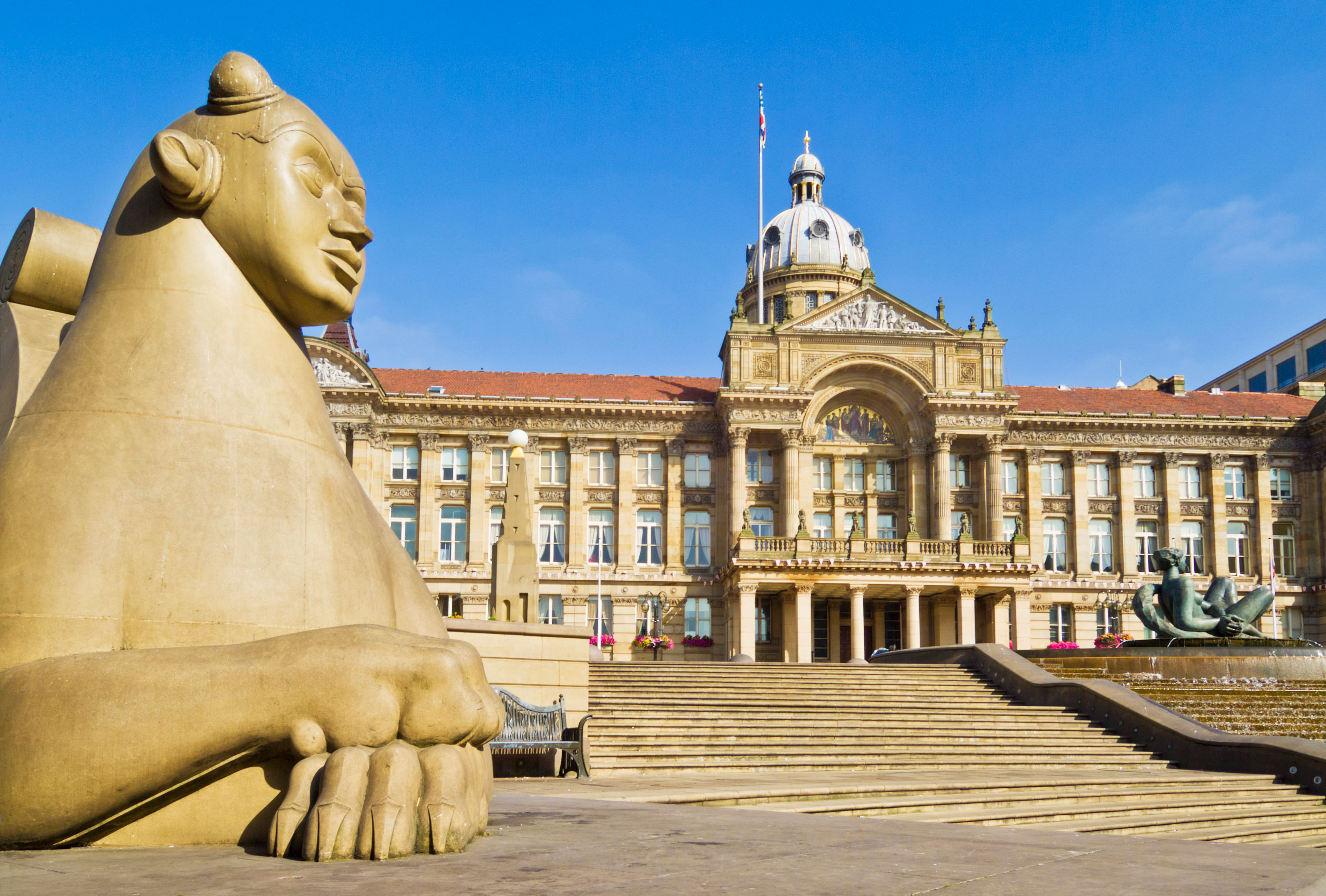 Birmingham council house and Guardian Statue Birmingham Victoria Square Birmingham city centre Birmingham West Midlands England GB UK Europe